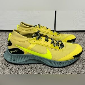 Nike Pegasus Trail 3 GORE-TEX Mens Athletic Shoes Yellow DC8793-300 NEW SZ 10.5